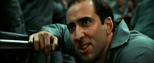 Nicolas Cage en Contracara. La escena donde se vuelve loco en la cárcel. 